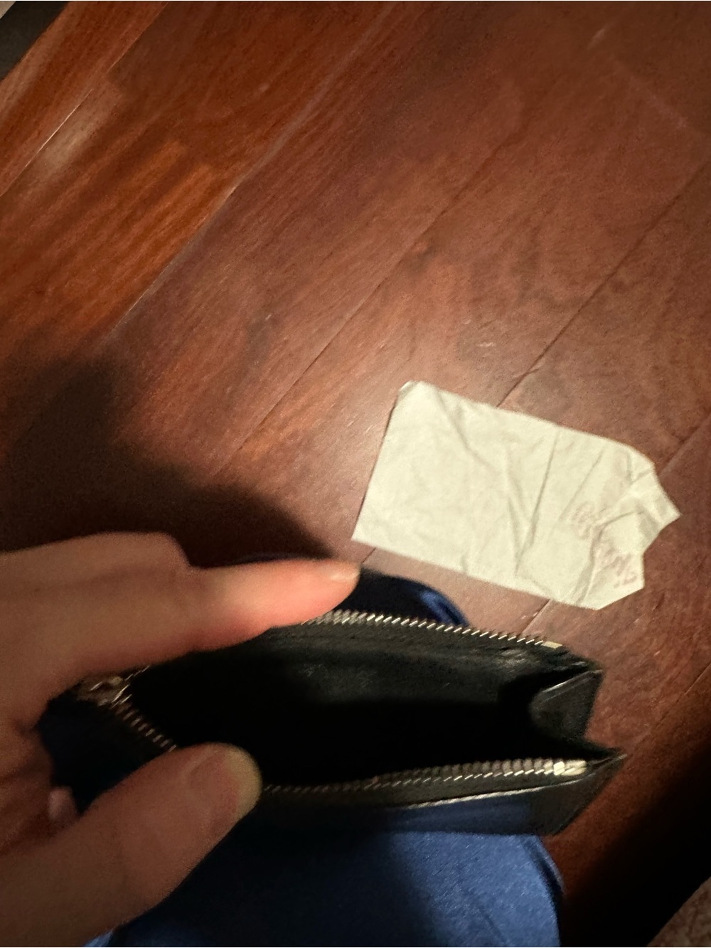 Saint Laurent Black Leather Zip wallet - Picture 2 of 5
